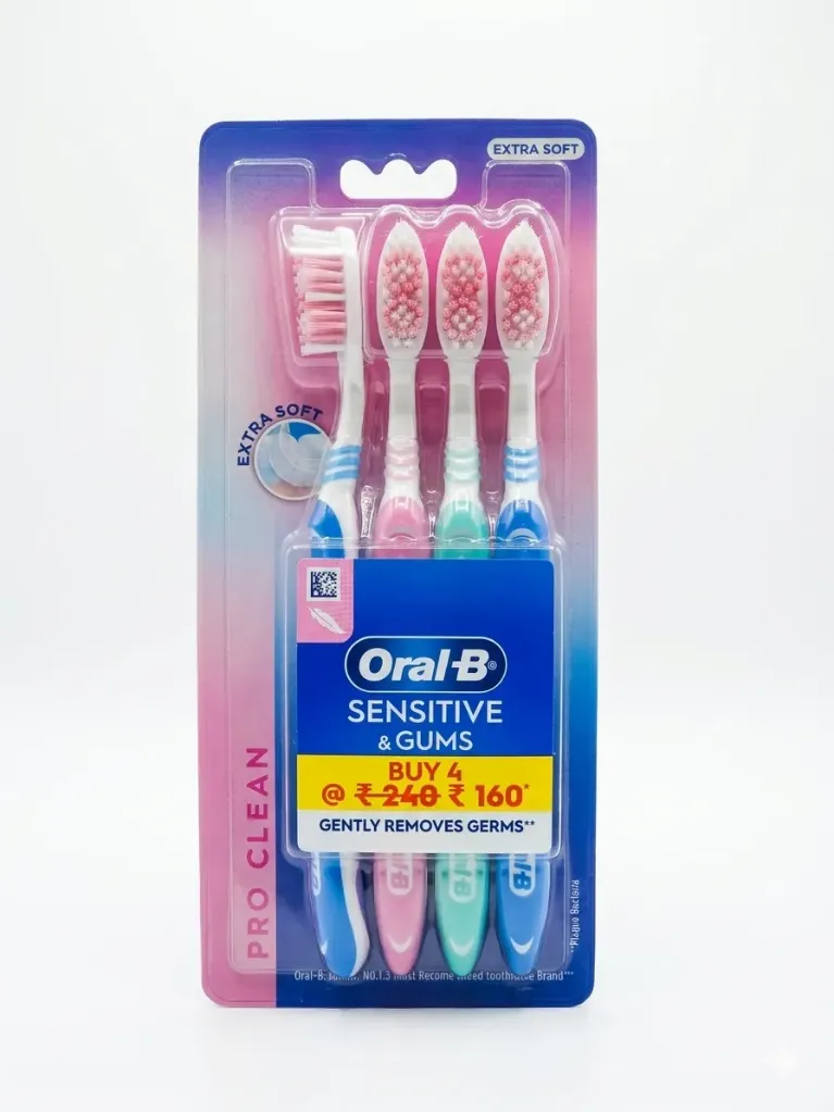 Oral-B Extra Soft sensitive & Gums Toothbrush 4N