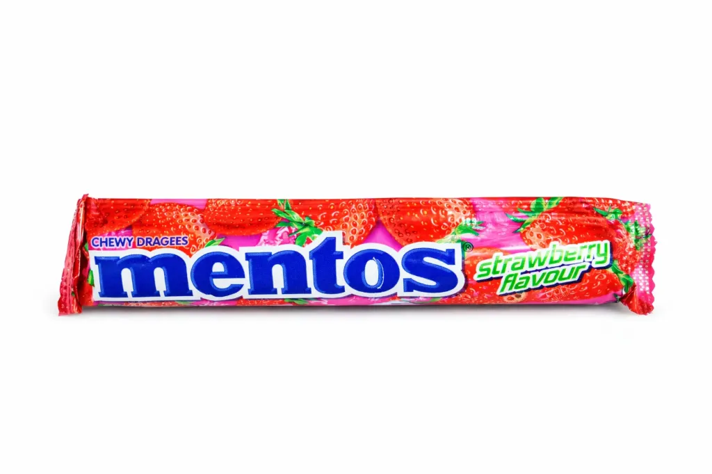Mentos Strawbery Roll Chewy Dragees, 29g